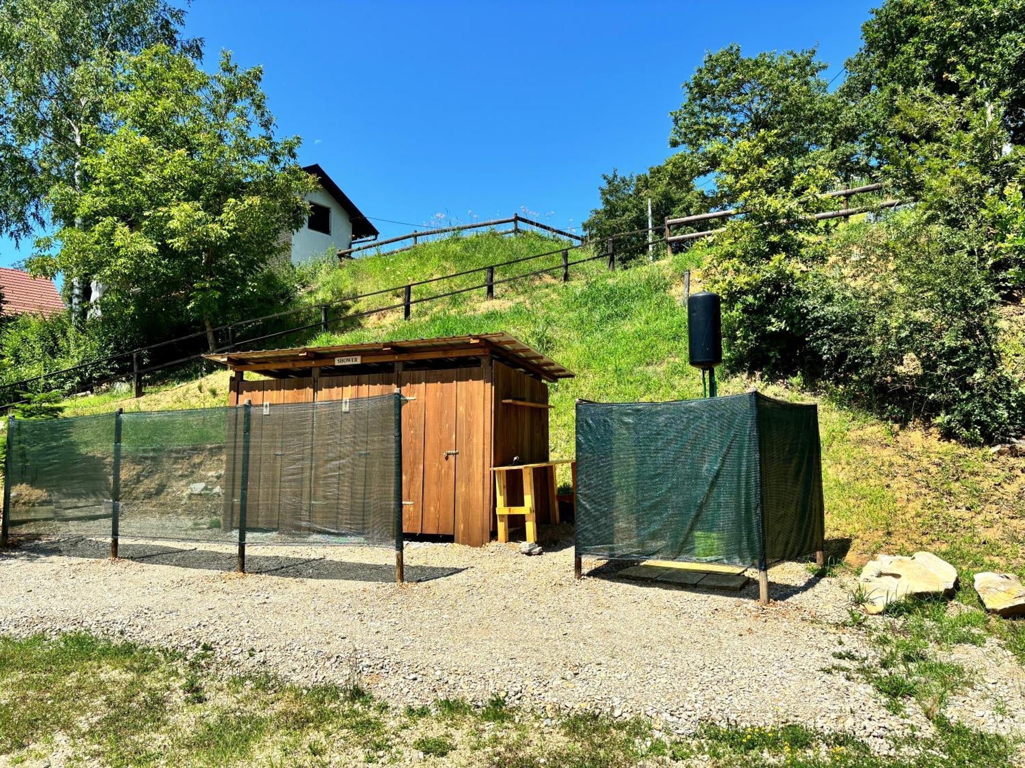 Green River - Robinzonski Kamp Hotel Duga Resa Bagian luar foto